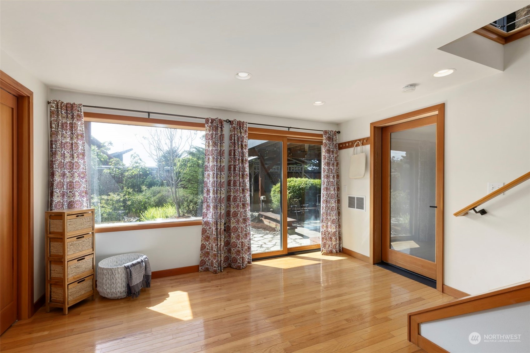 5821 Hill Street Property Photo 24