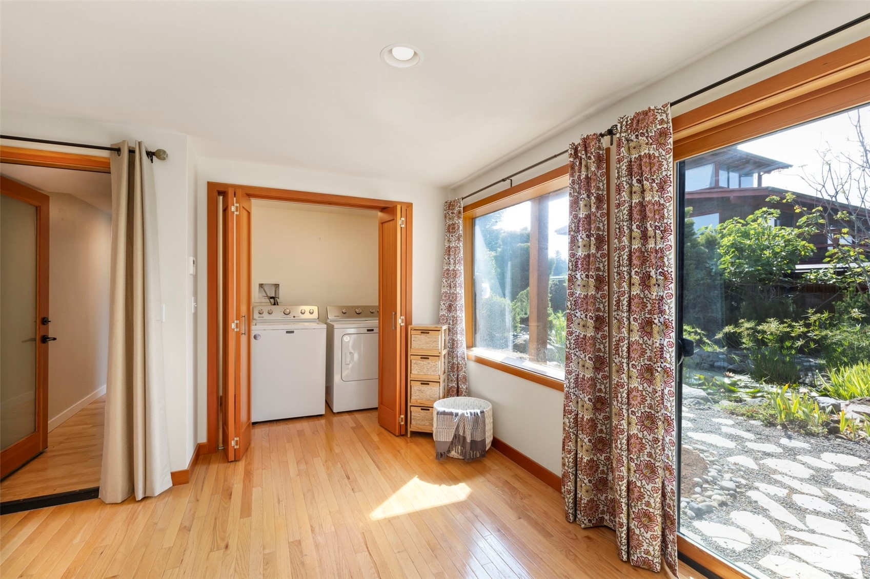 5821 Hill Street Property Photo 25