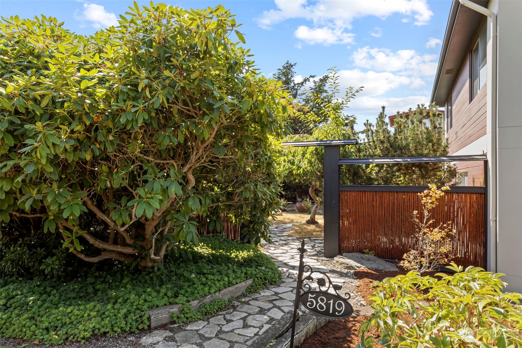 5821 Hill Street Property Photo 29