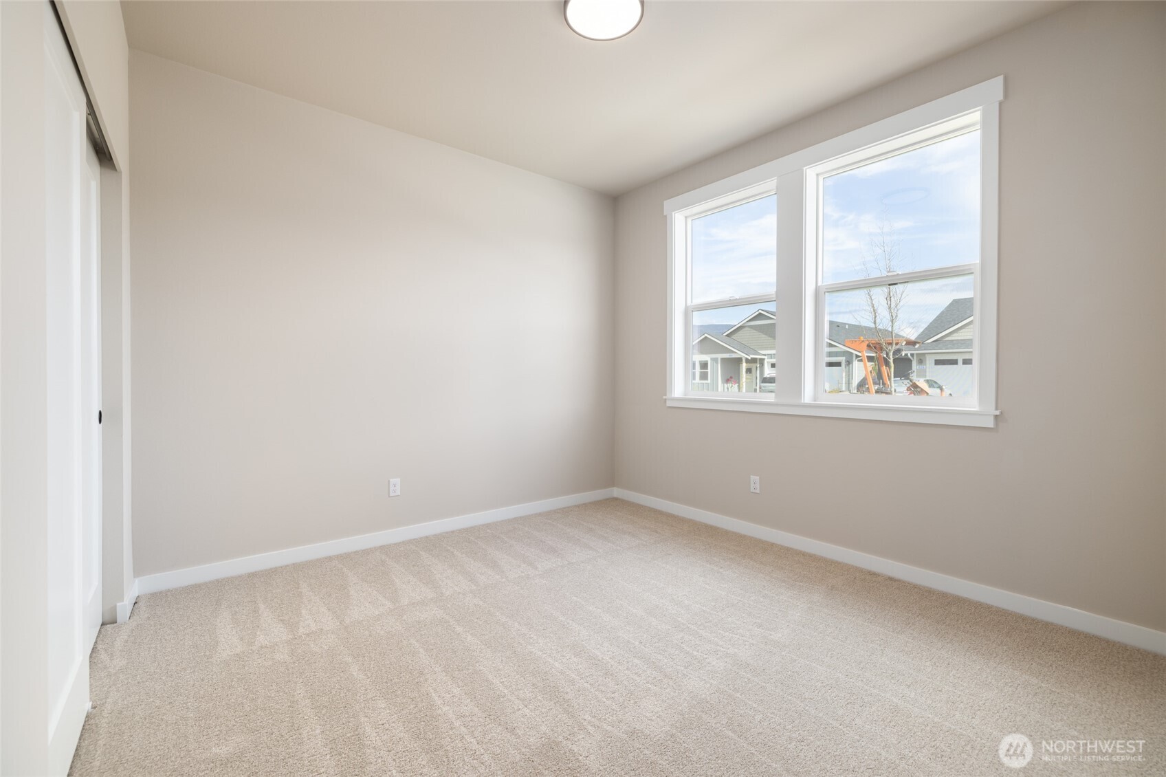 827 Parkland Loop Property Photo 6