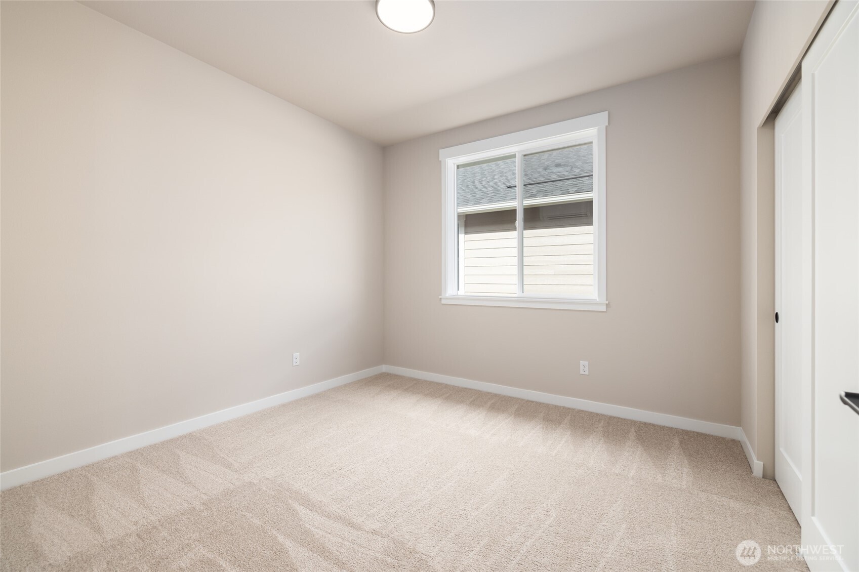 827 Parkland Loop Property Photo 8