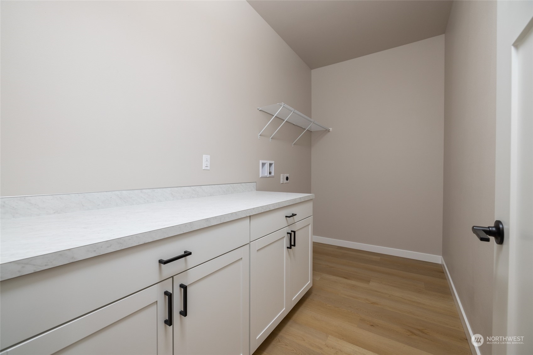 827 Parkland Loop Property Photo 9