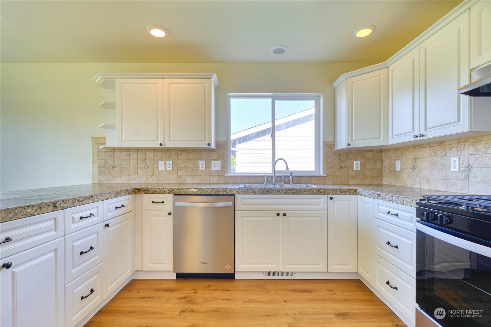 8381 Pheasant Drive Property Photo 4