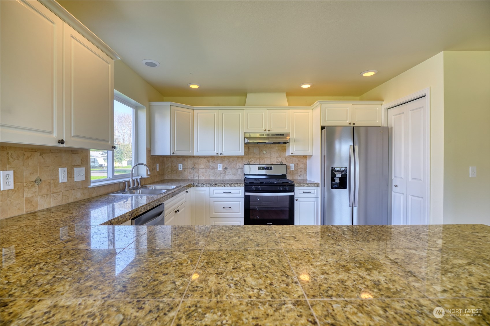 8381 Pheasant Drive Property Photo 6