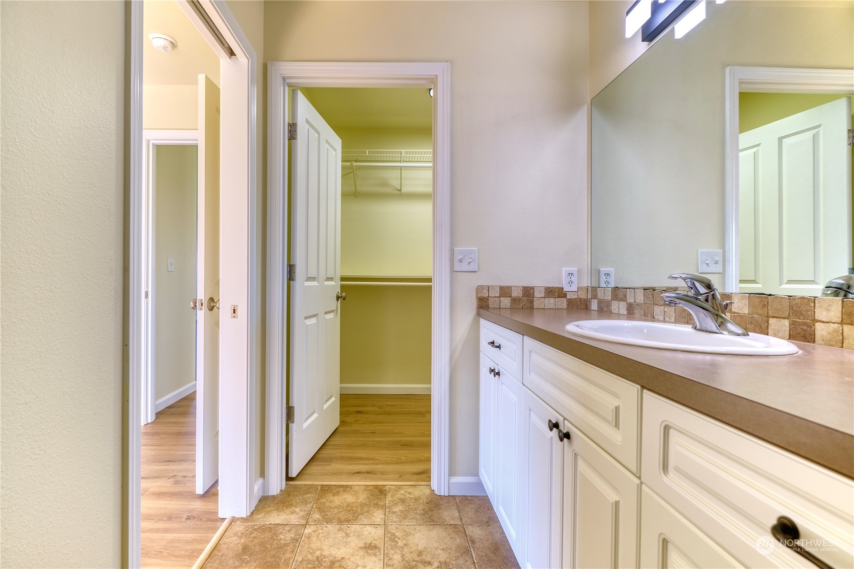 8381 Pheasant Drive Property Photo 18