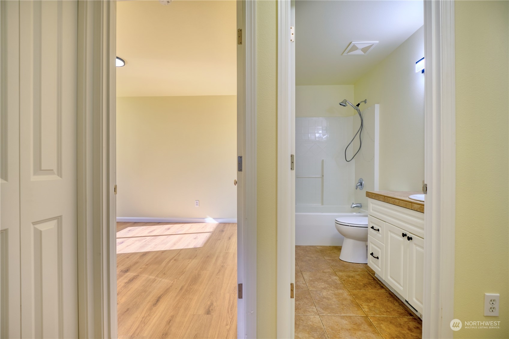 8381 Pheasant Drive Property Photo 21