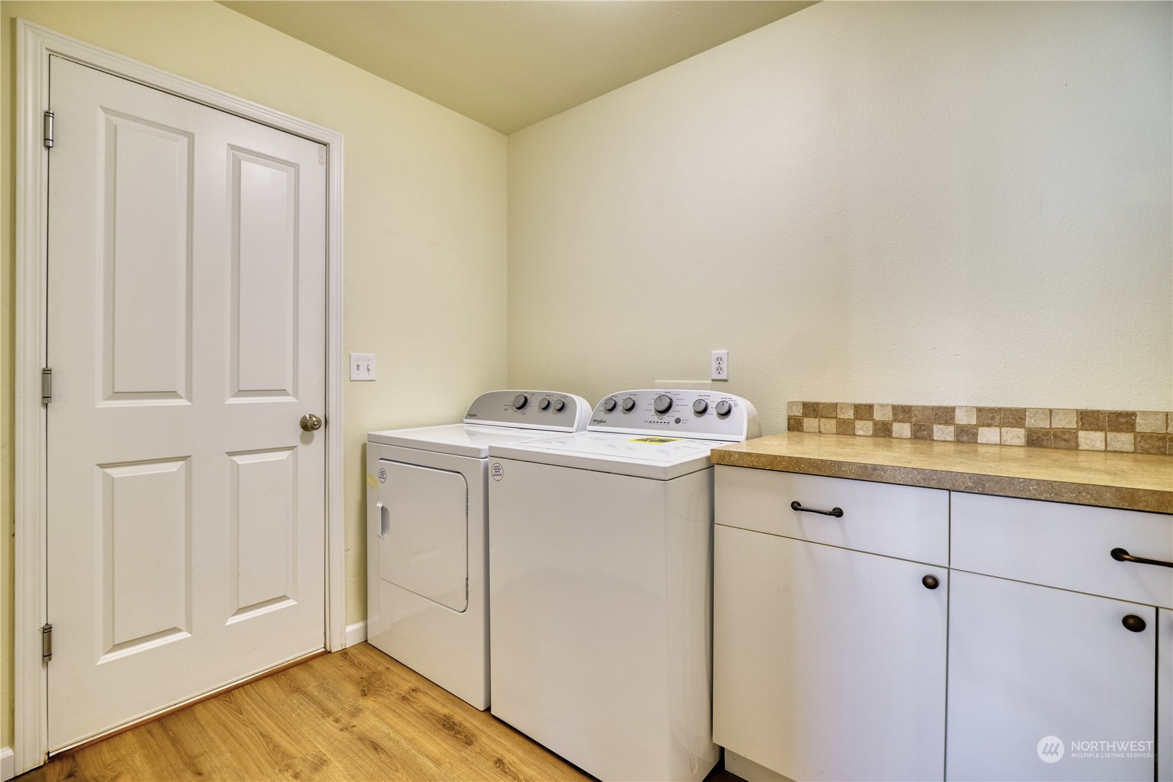 8381 Pheasant Drive Property Photo 24