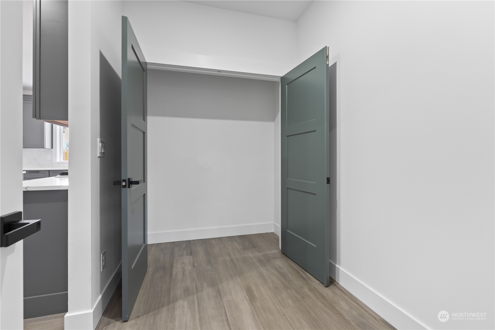 123 S Mcneeley Street Property Photo 28