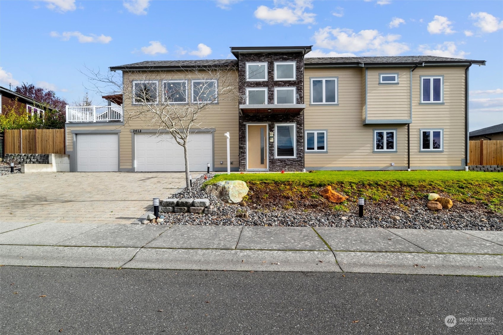 2612 Birch Street Property Photo