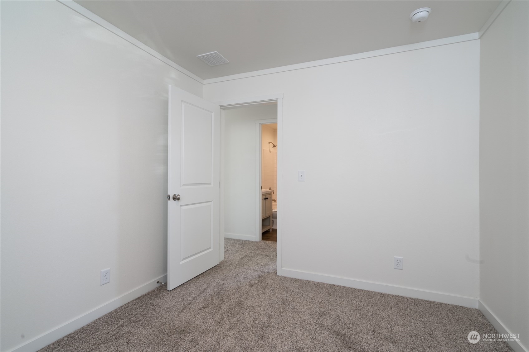 4604 Yorkshire Property Photo 23