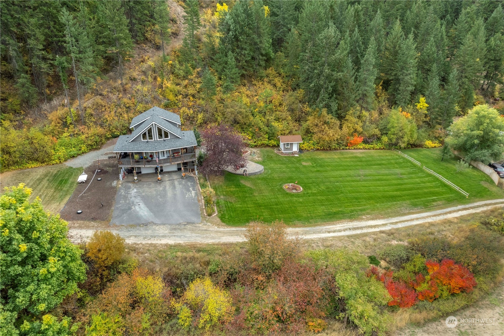 456 Hinthorne Lane Property Photo