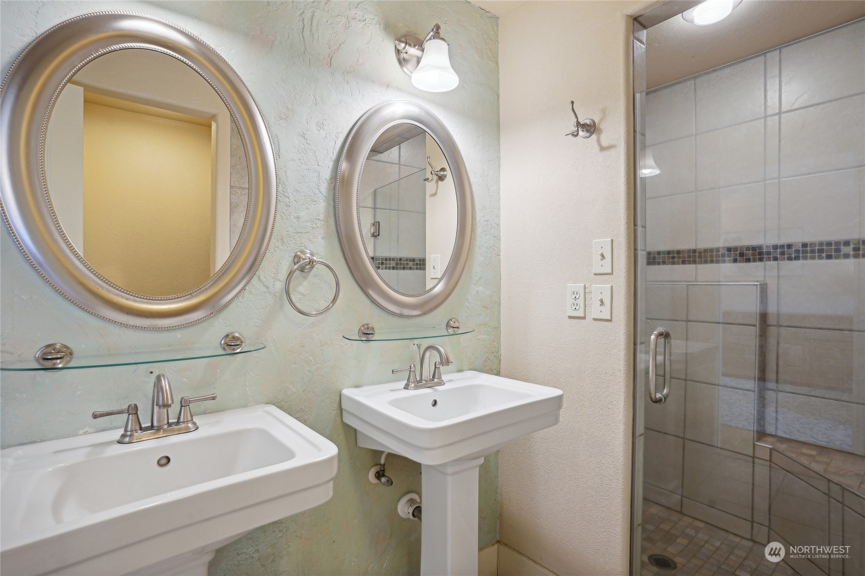 1321 N Heatherwood Property Photo 13