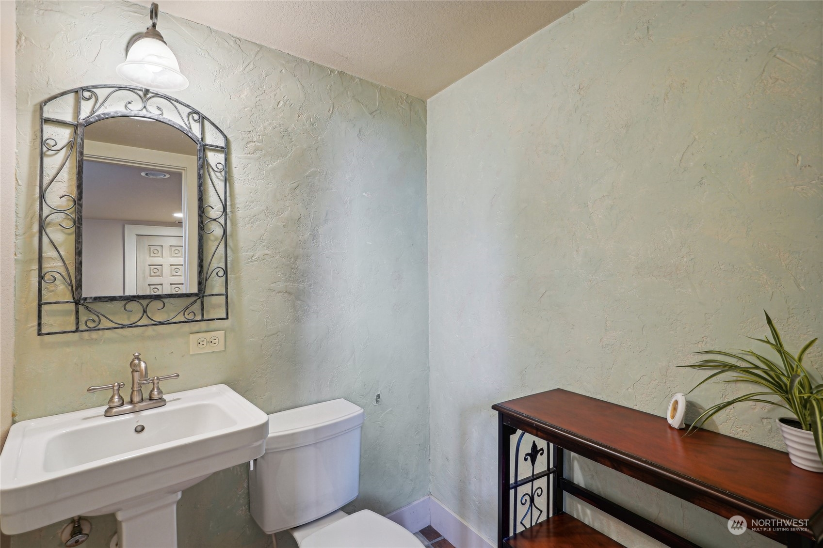 1321 N Heatherwood Property Photo 22