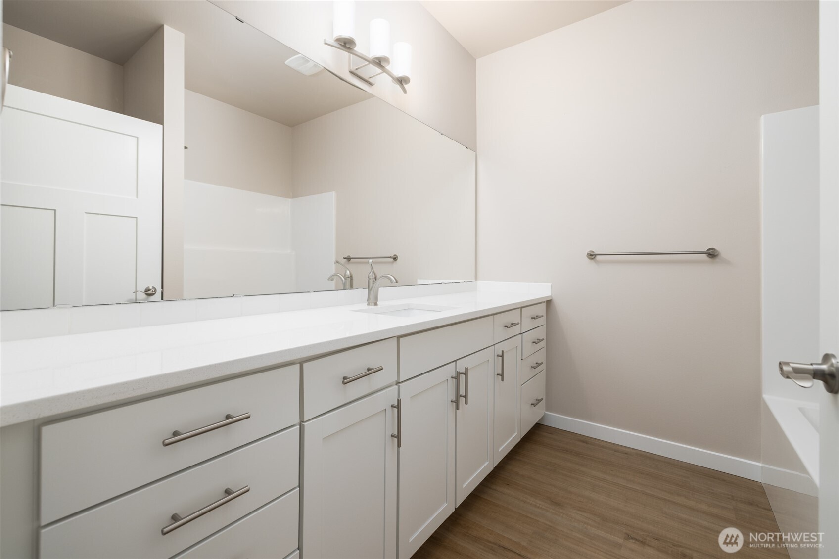 825 Parkland Loop Property Photo 6
