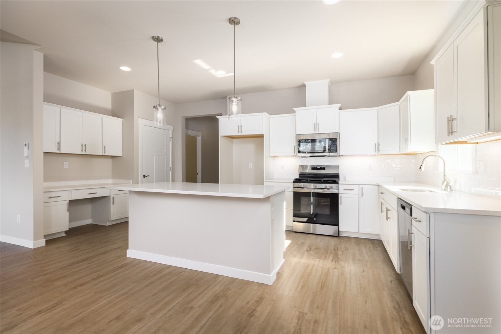 825 Parkland Loop Property Photo 10