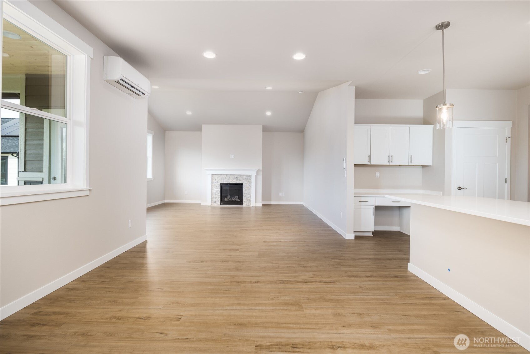 825 Parkland Loop Property Photo 16