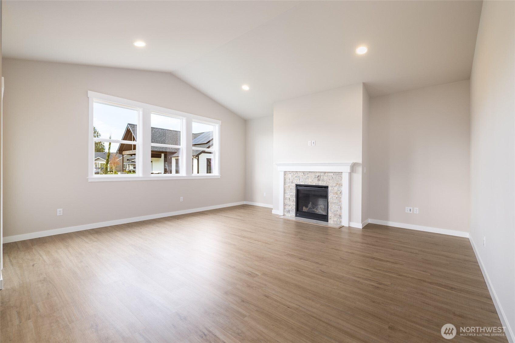 825 Parkland Loop Property Photo 17