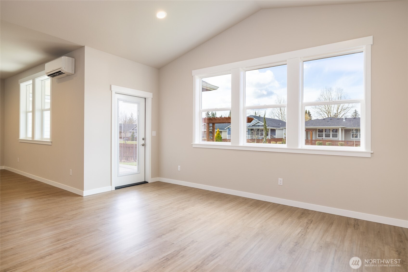 825 Parkland Loop Property Photo 19