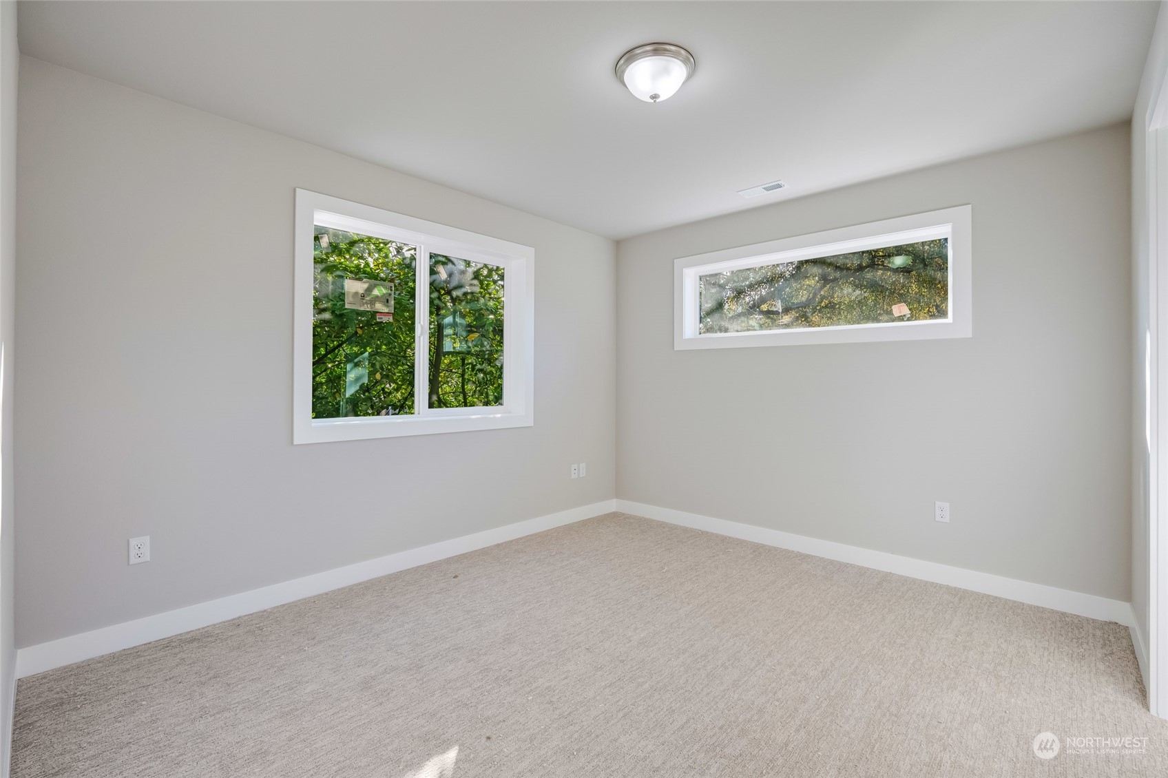 713 N 188th Street Property Photo 28