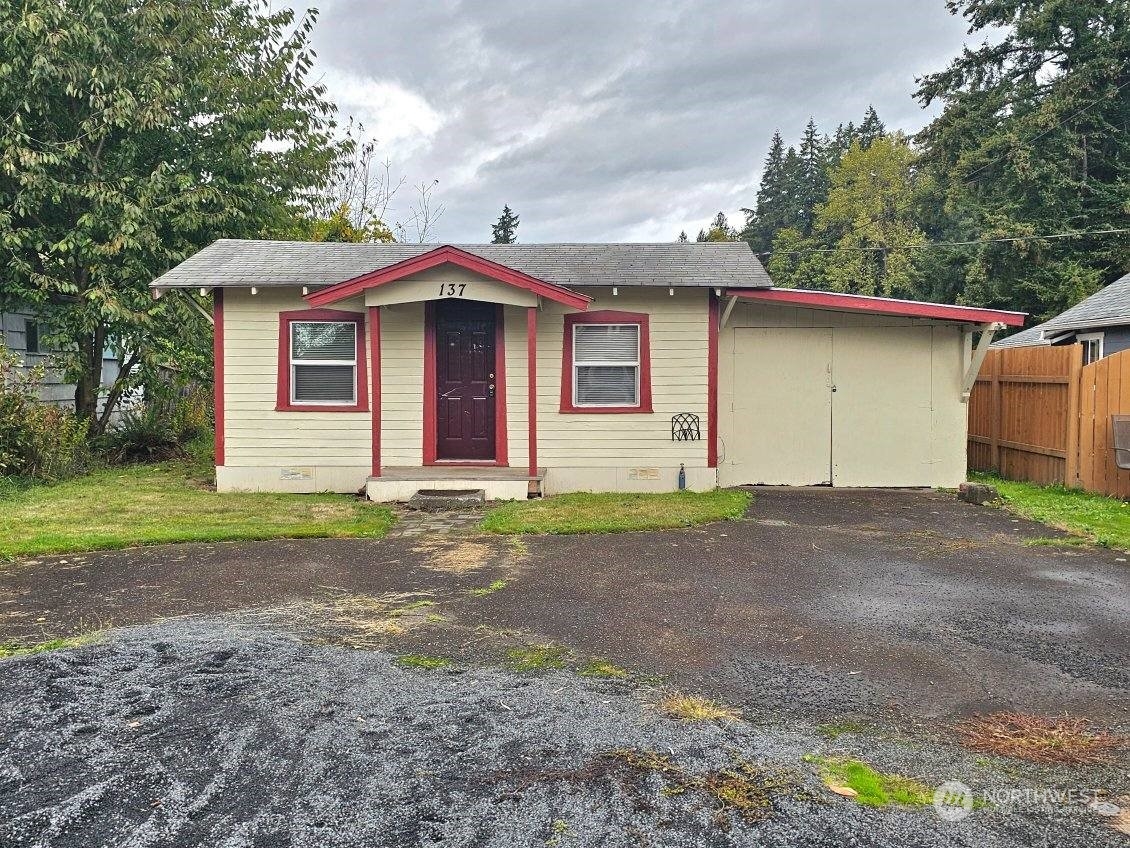 137 Williams Avenue Property Photo 1