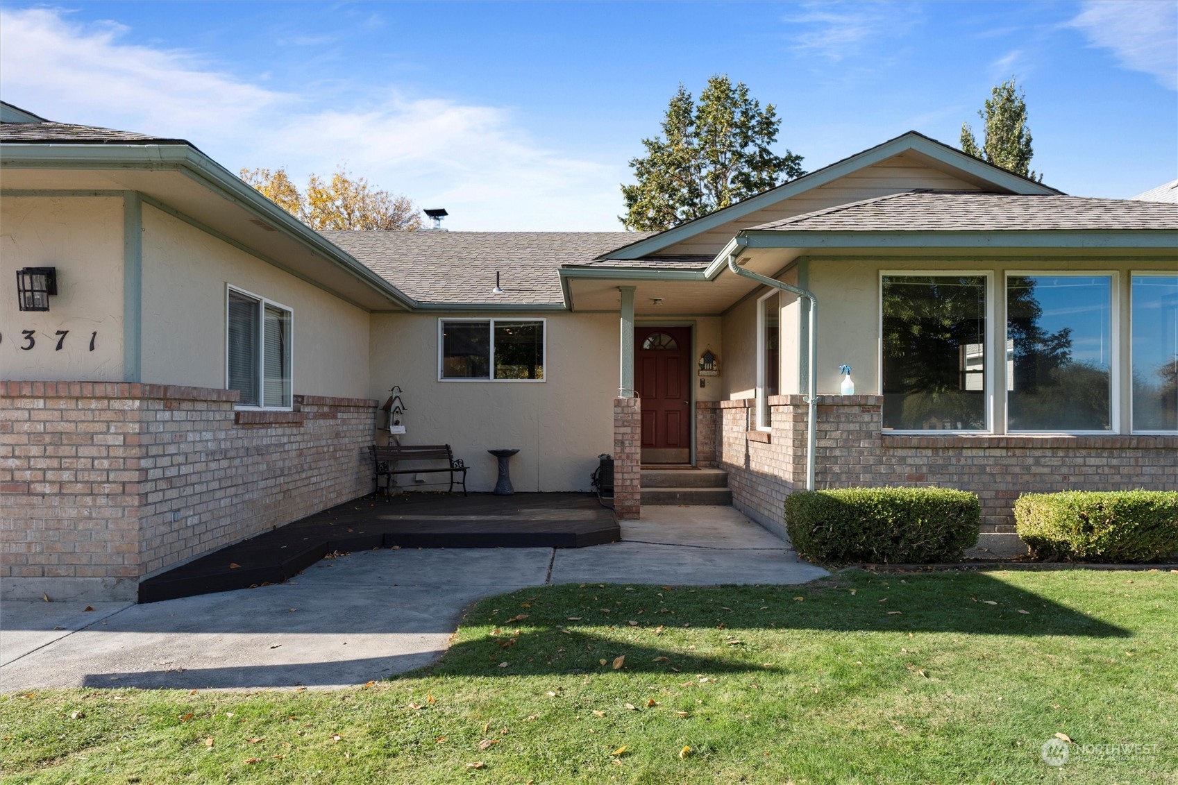 9371 Vernal Avenue Property Photo 3