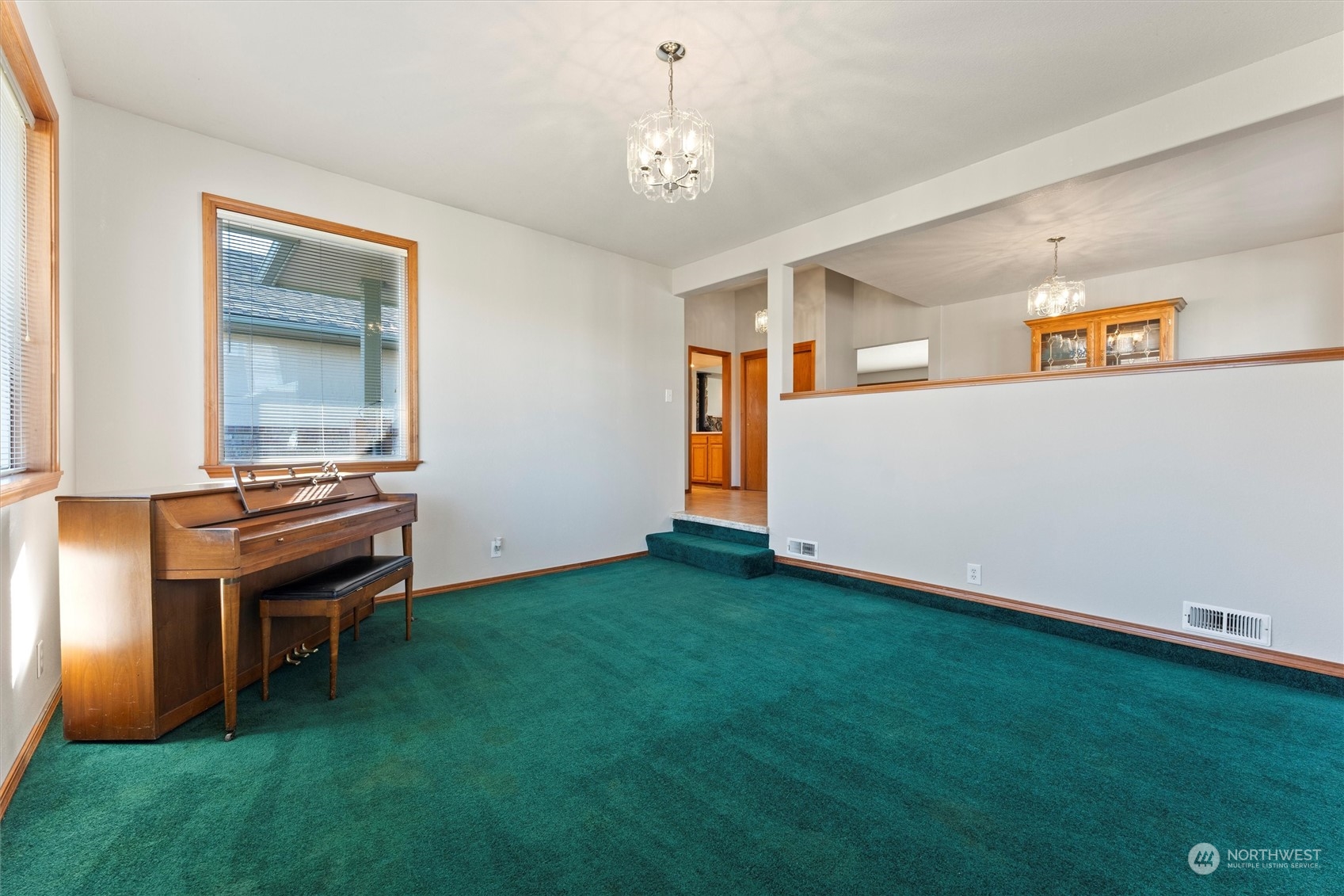 9371 Vernal Avenue Property Photo 8