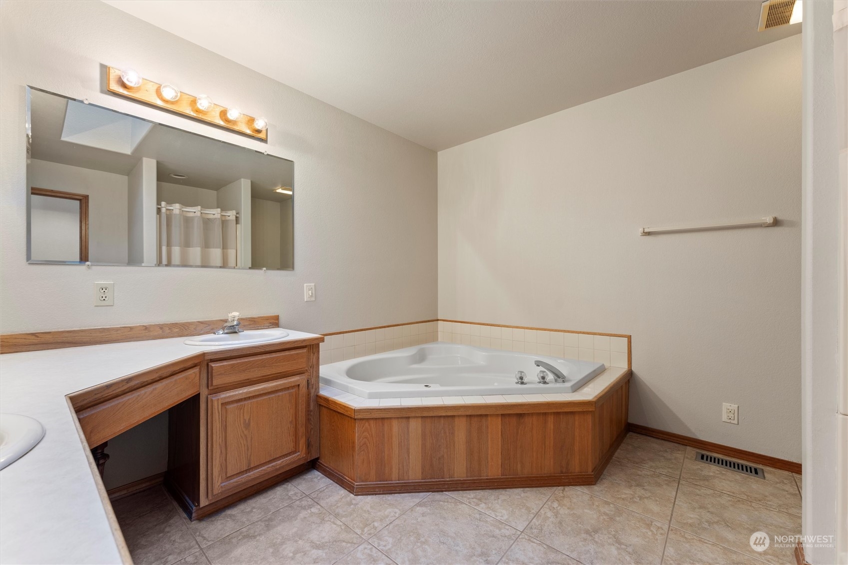9371 Vernal Avenue Property Photo 25
