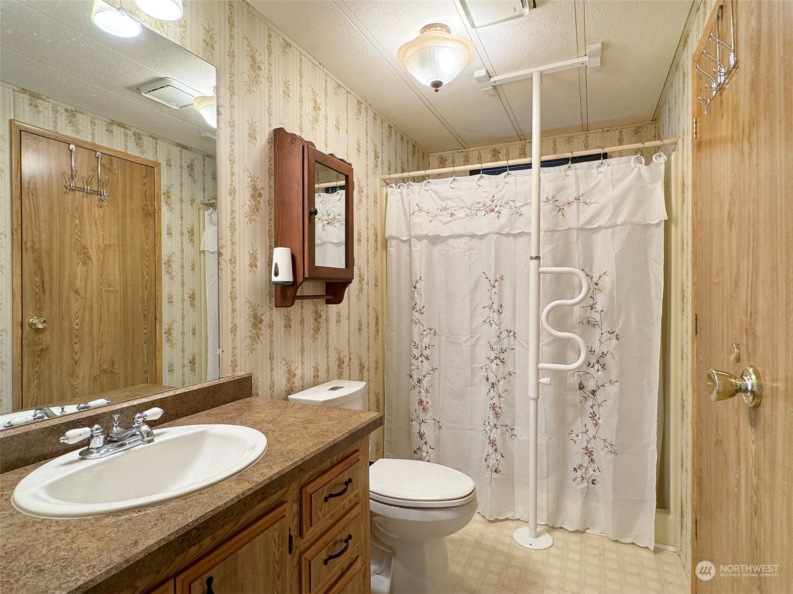 121 Fircrest Drive Property Photo 16