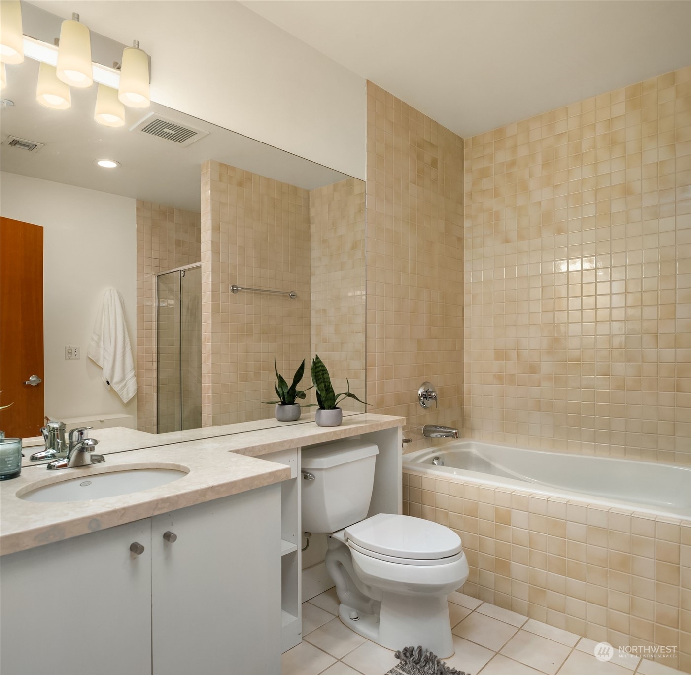 615 E Pike Street 302 Property Photo 19