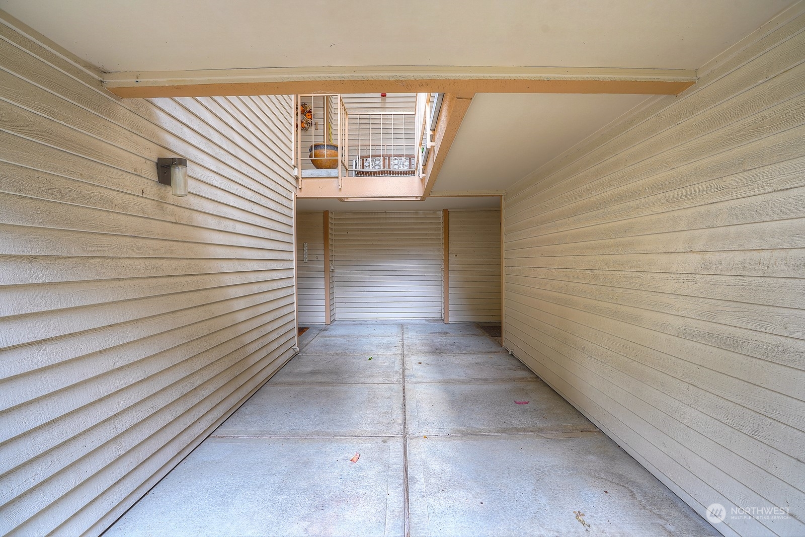 7606 37th Street 3h Property Photo 6