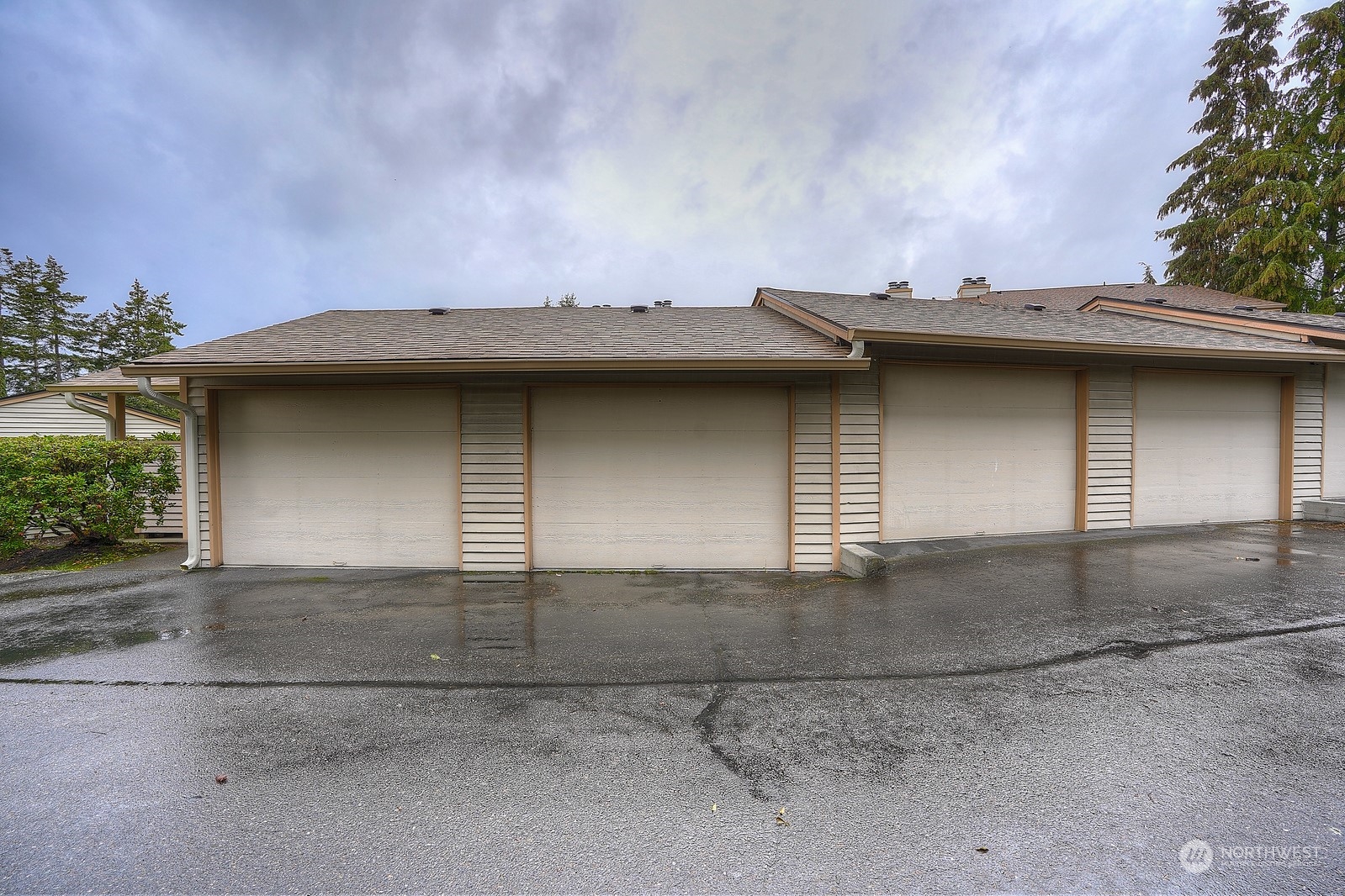 7606 37th Street 3h Property Photo 7