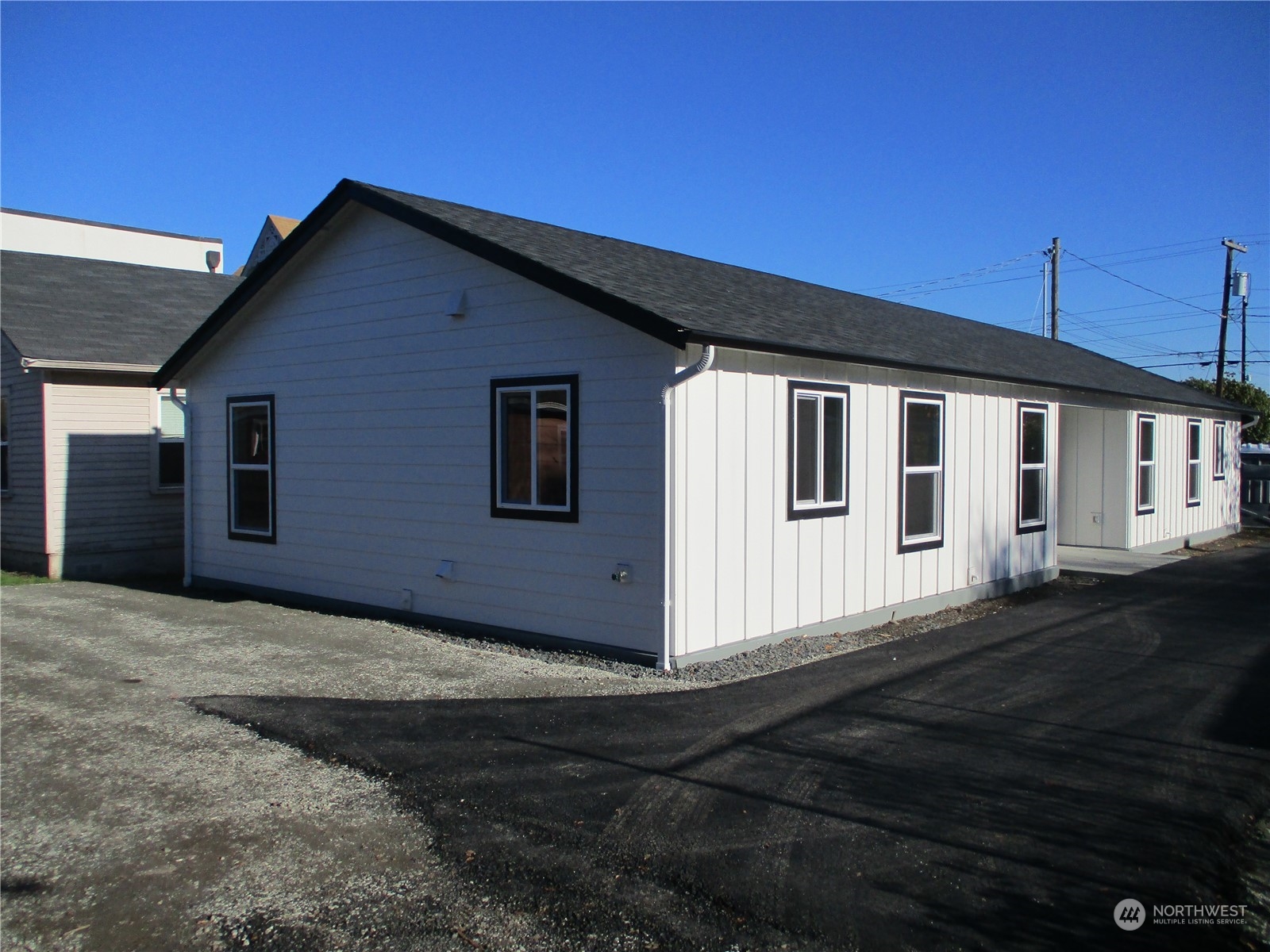 711 S 4th Avenue Property Photo