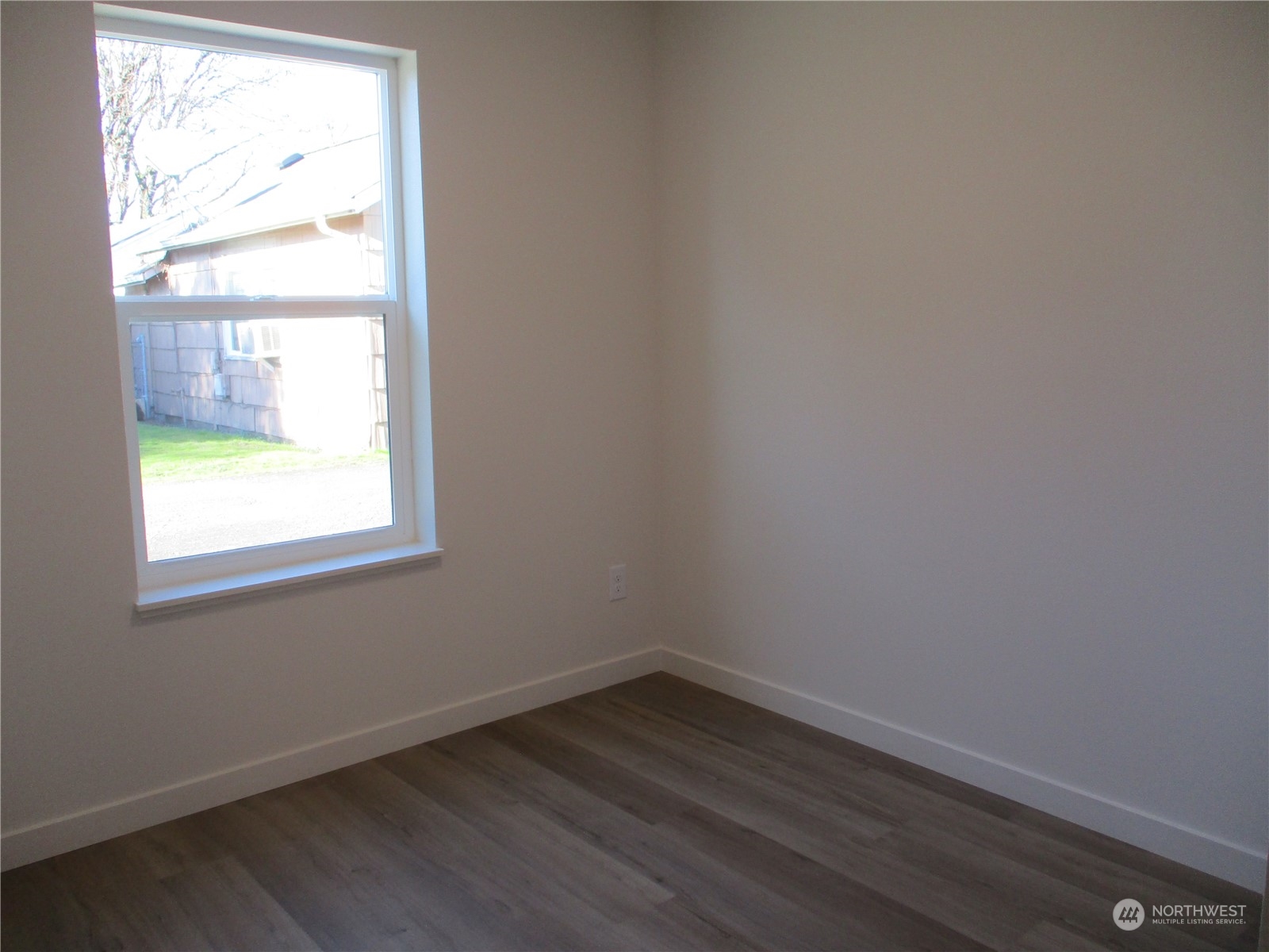 711 S 4th Avenue Property Photo 10