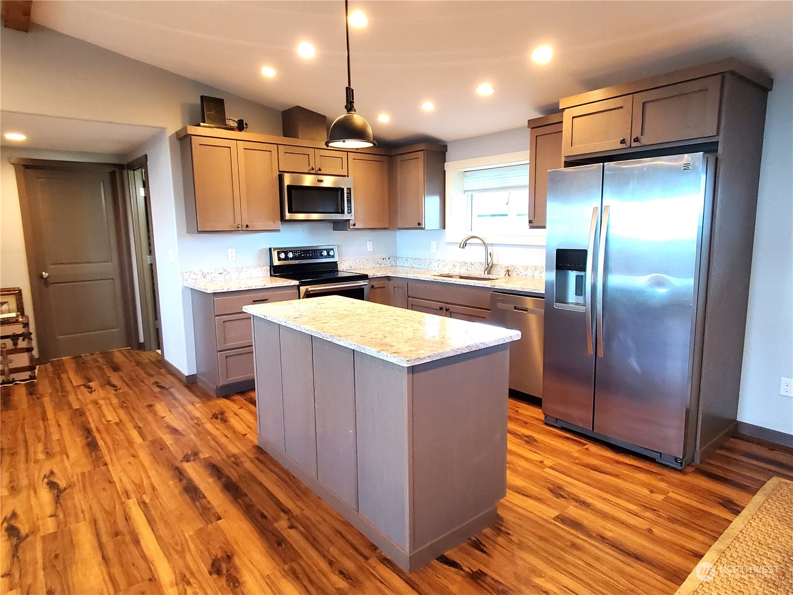 200 Driftwood Shores Road Property Photo 6