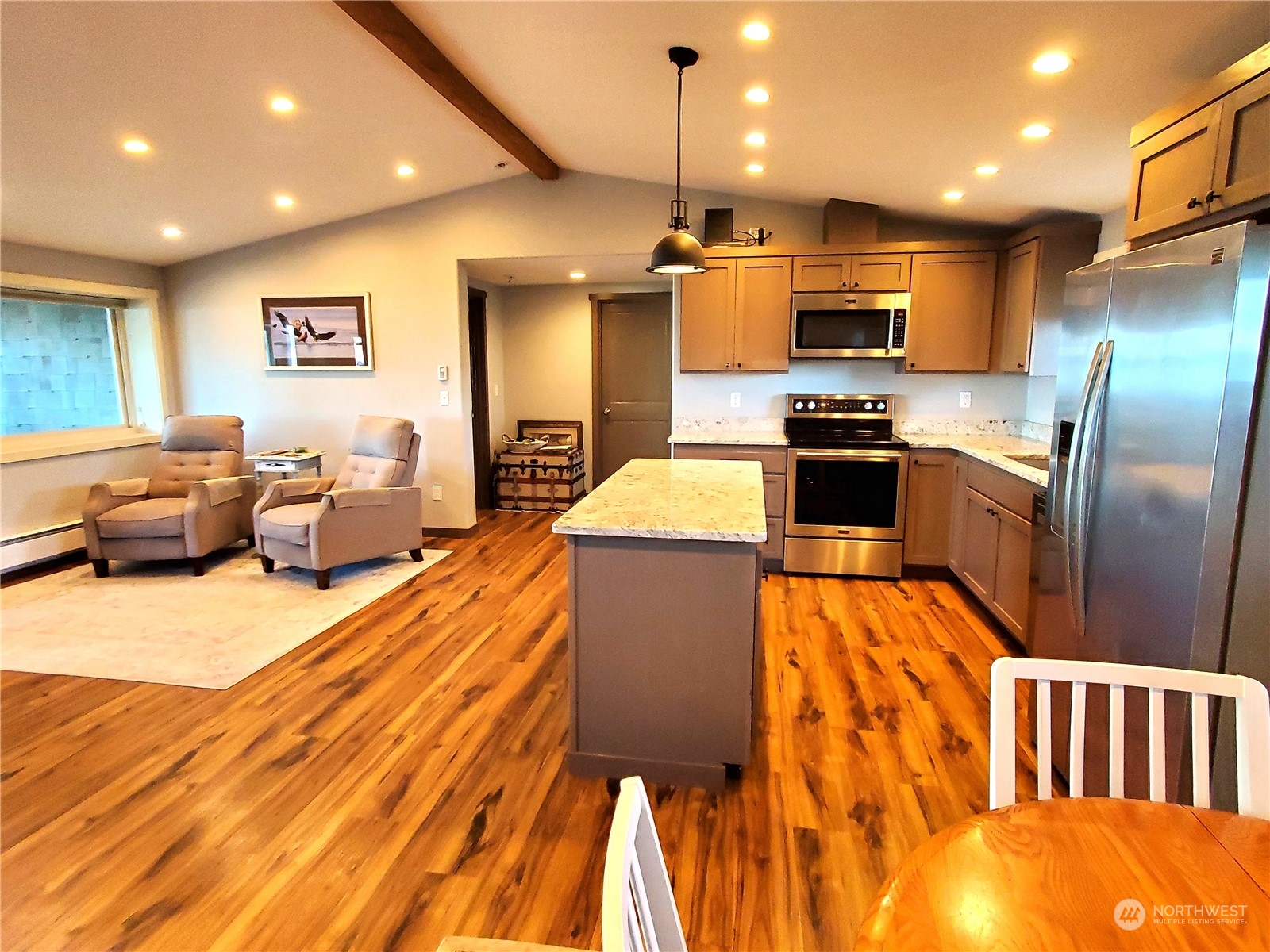 200 Driftwood Shores Road Property Photo 8