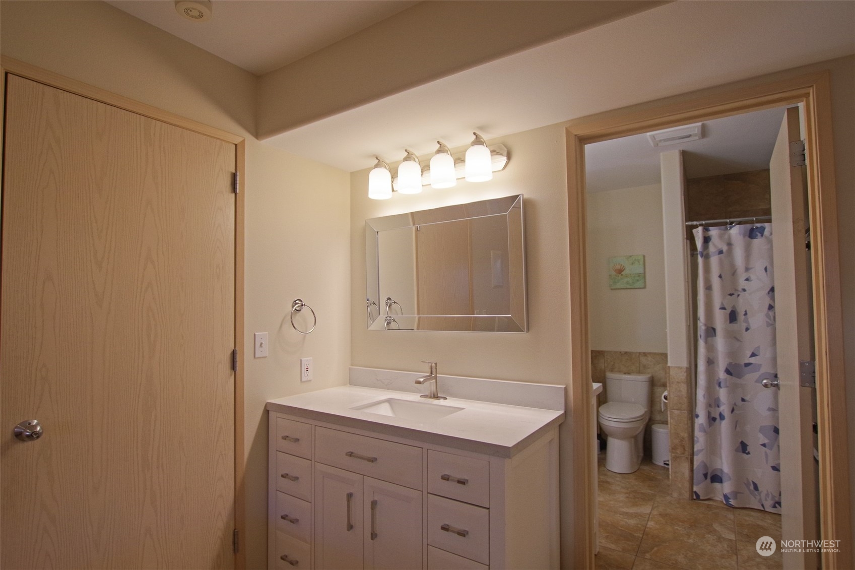 8997 Crescent Bar Road Property Photo 17