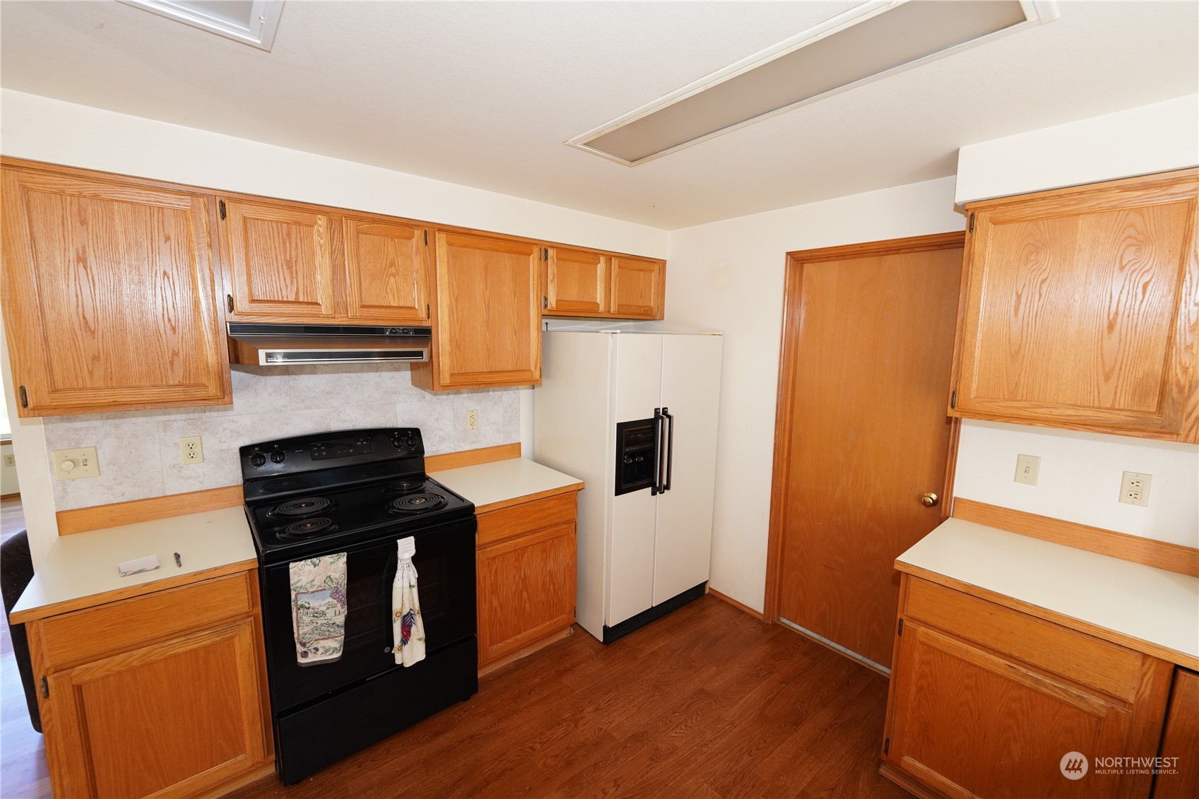 15614 Birch Street Property Photo 18