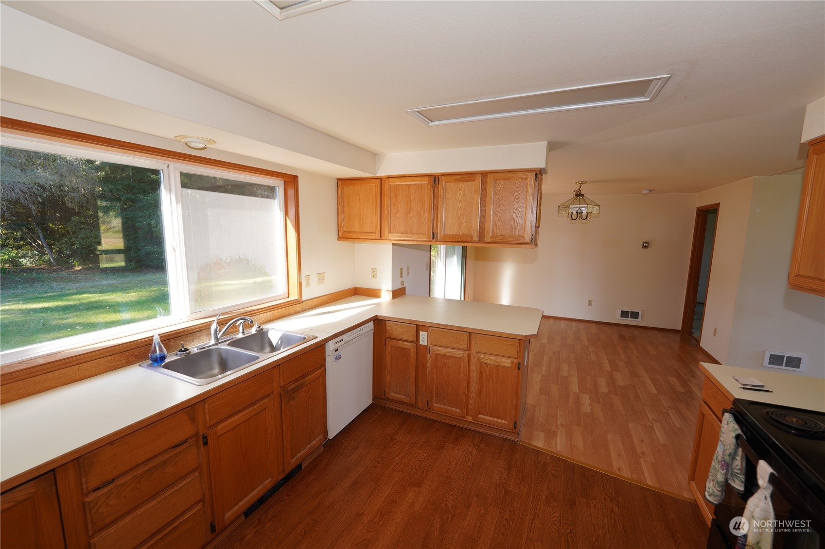 15614 Birch Street Property Photo 19