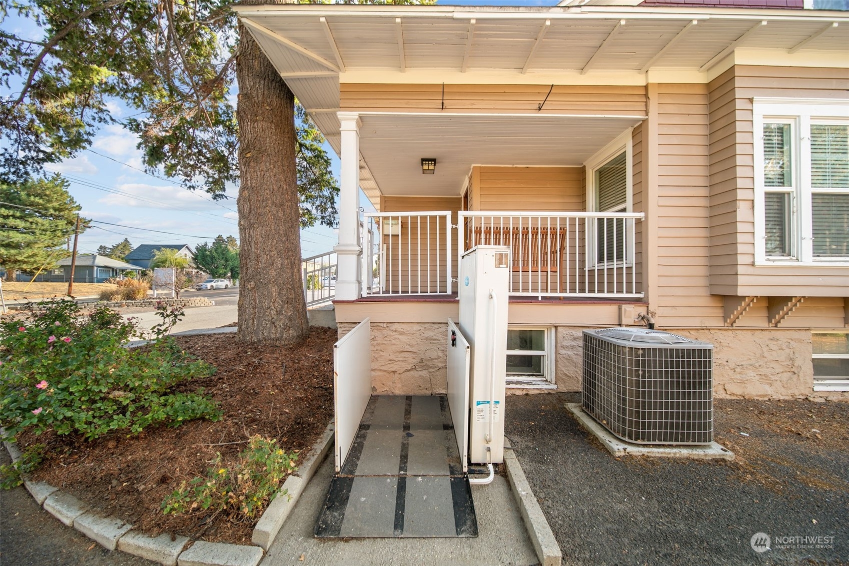 326 N Miller Property Photo 6
