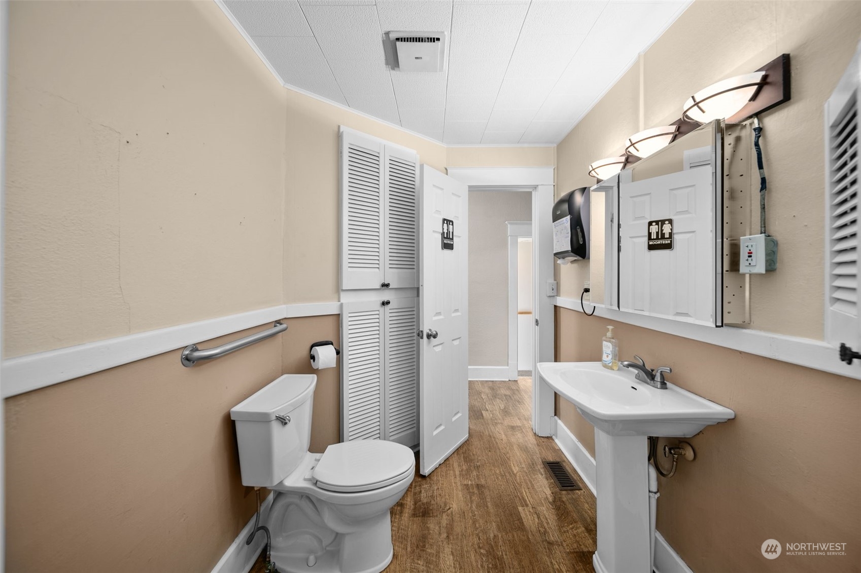 326 N Miller Property Photo 22