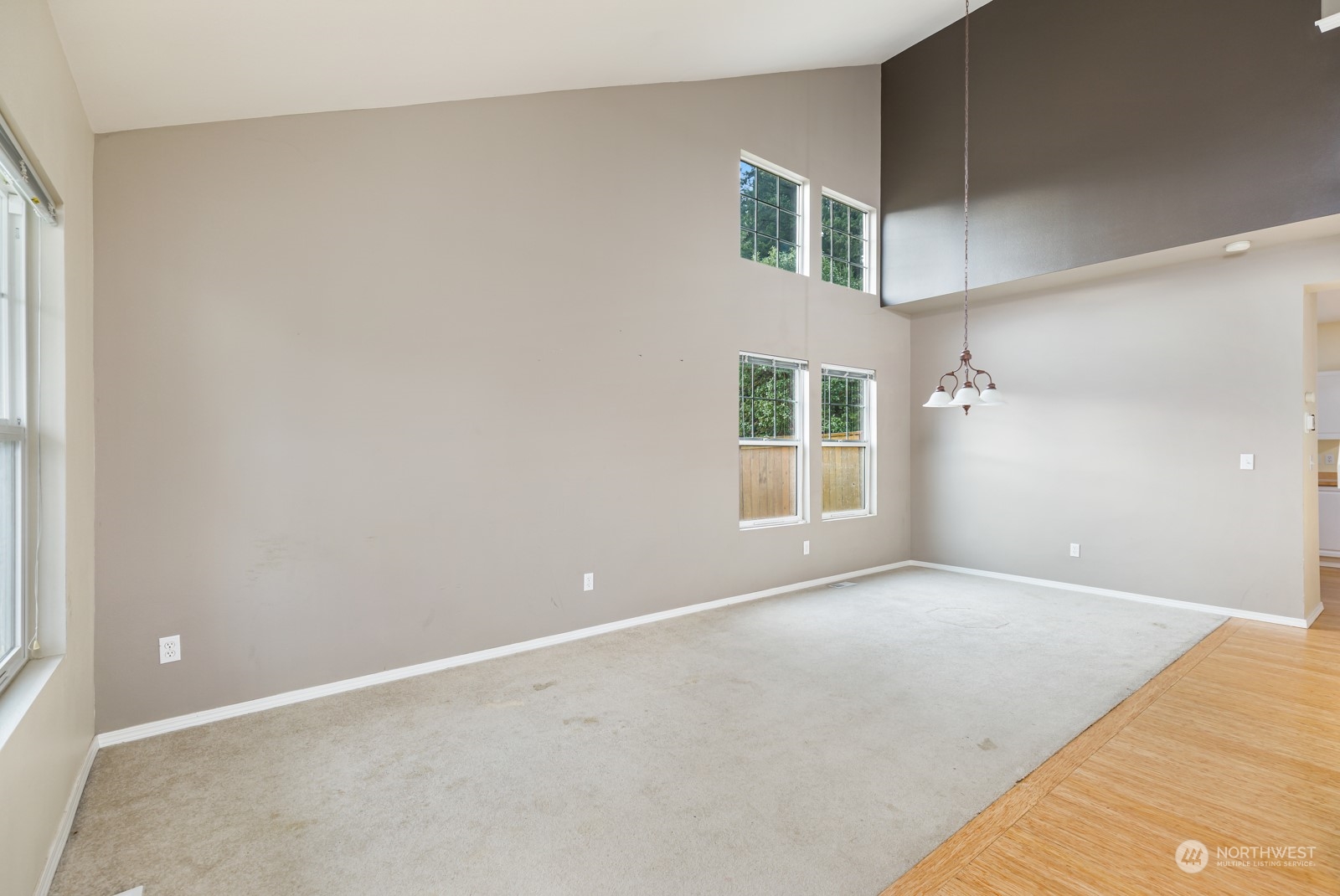 1947 62nd Loop Property Photo 4