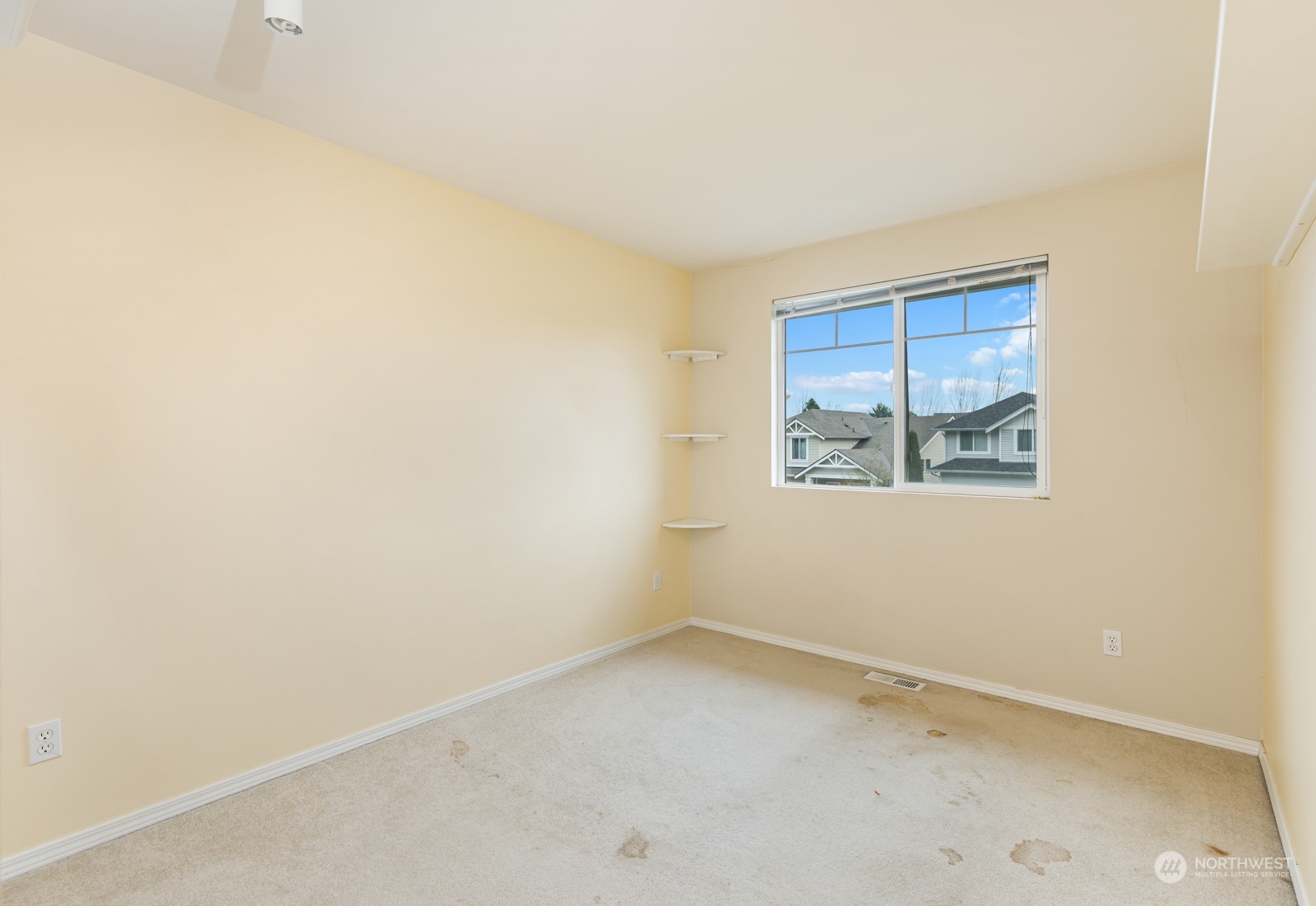 1947 62nd Loop Property Photo 12