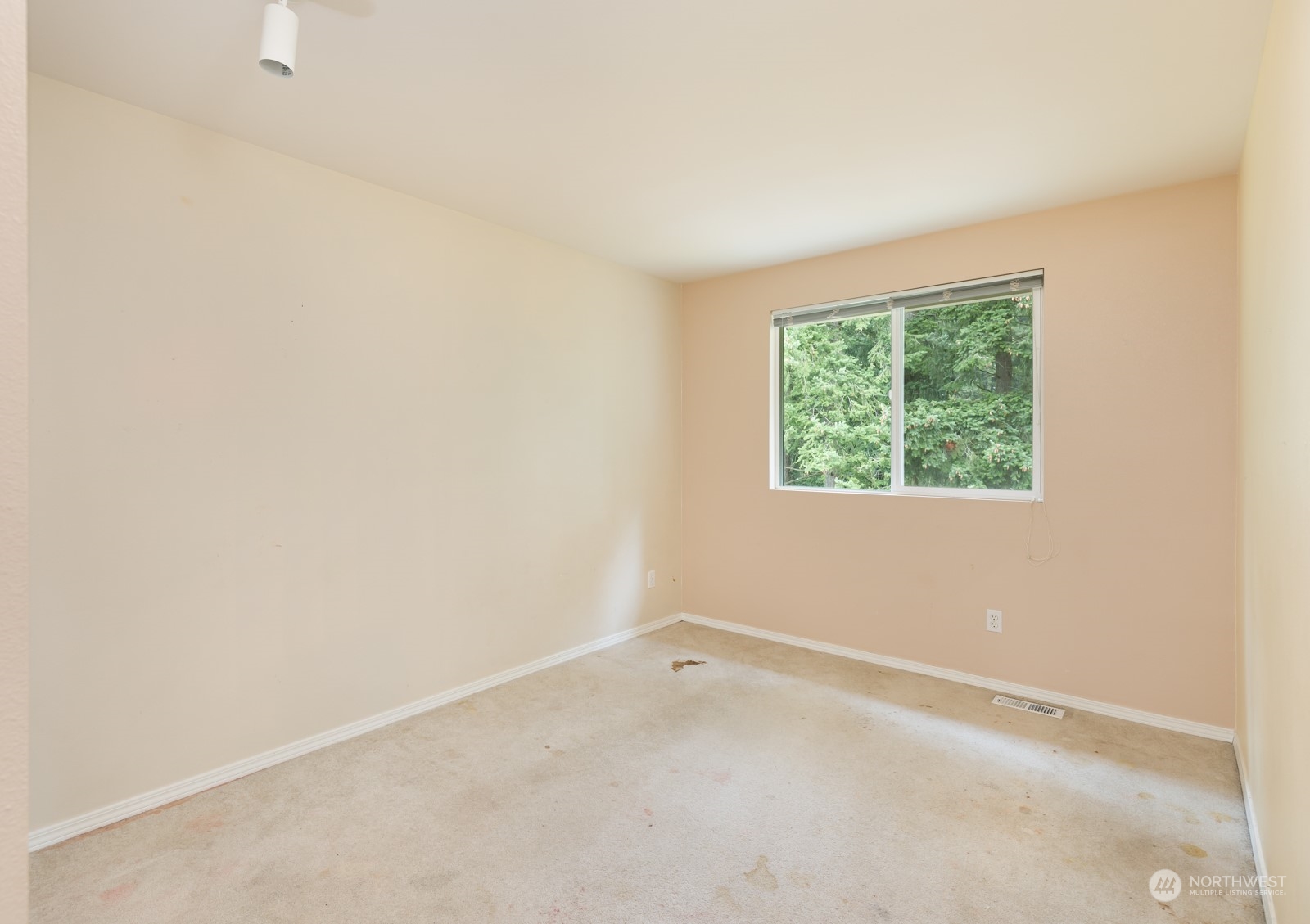 1947 62nd Loop Property Photo 16