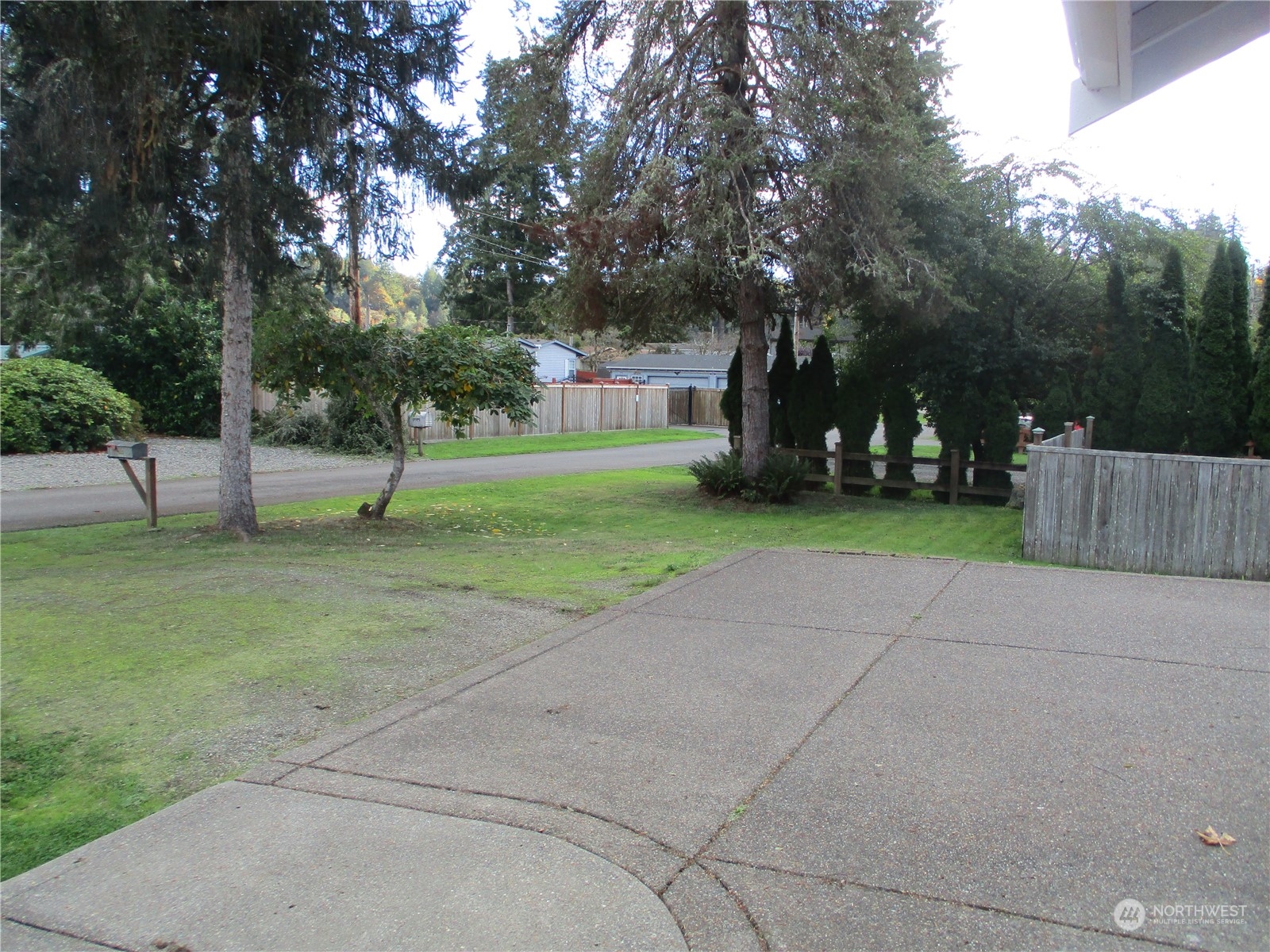 1200 E Libby Road Property Photo 32