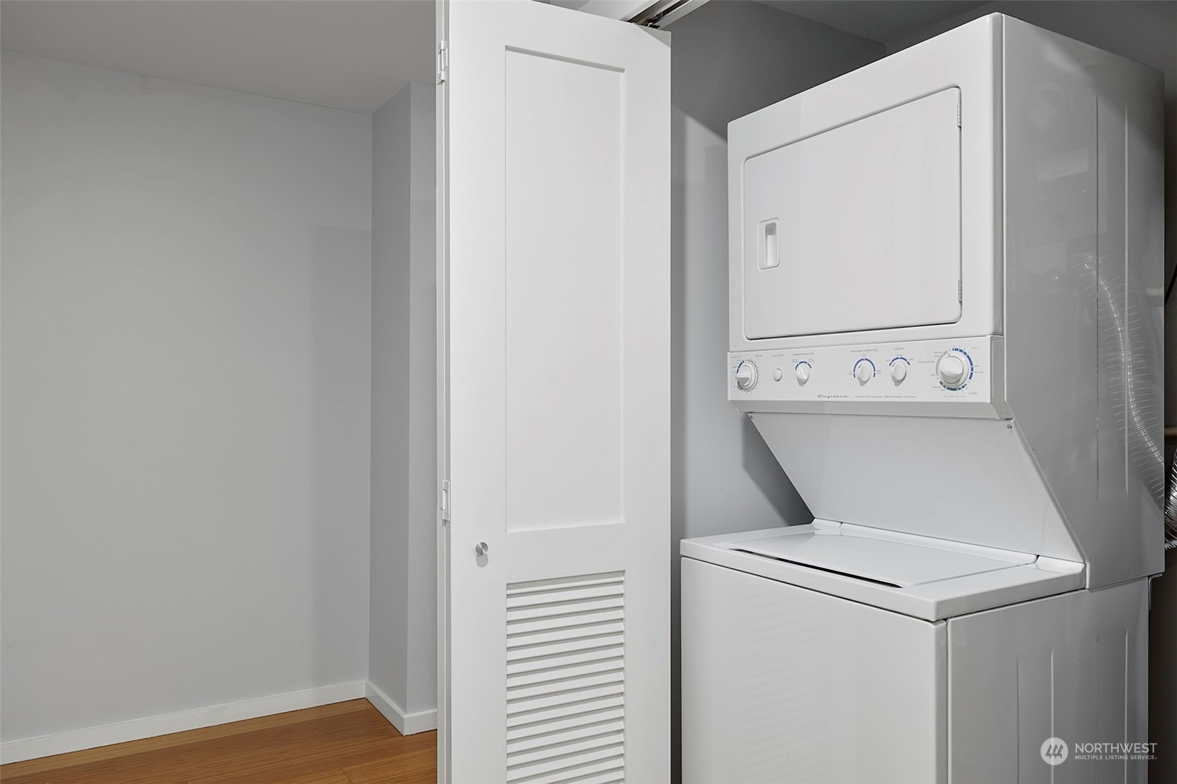 76 Cedar Street 605 Property Photo 5
