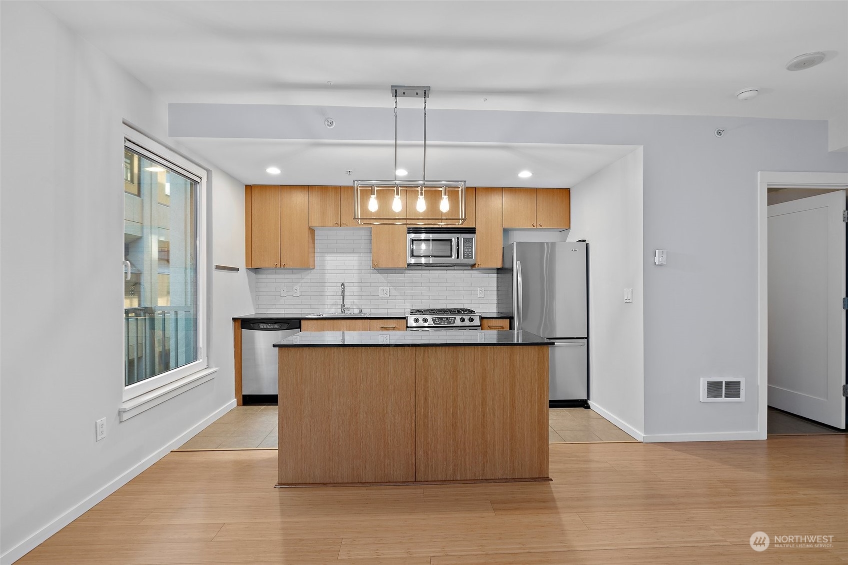 76 Cedar Street 605 Property Photo 6