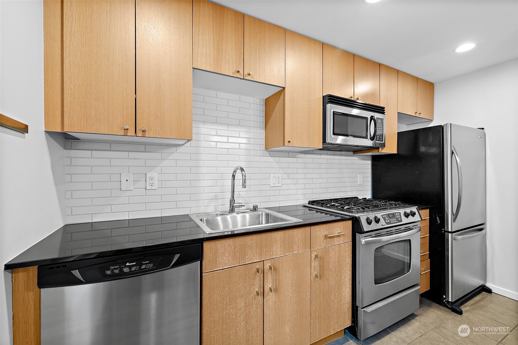 76 Cedar Street 605 Property Photo 8
