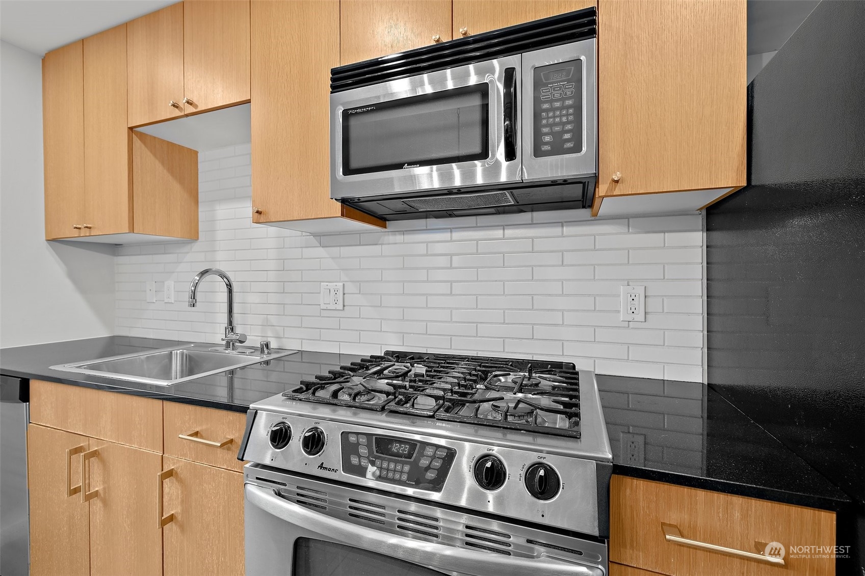 76 Cedar Street 605 Property Photo 10