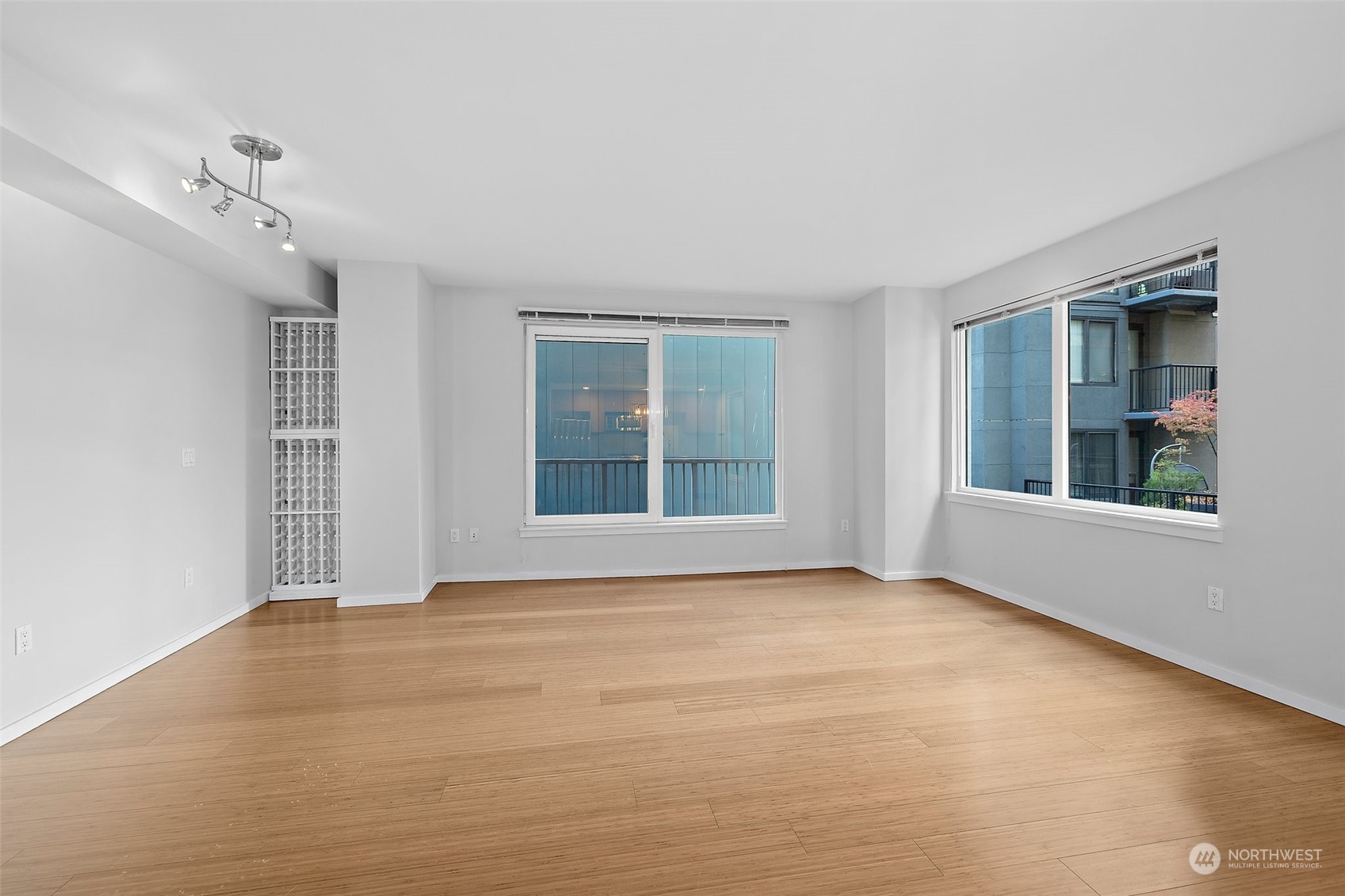 76 Cedar Street 605 Property Photo 12