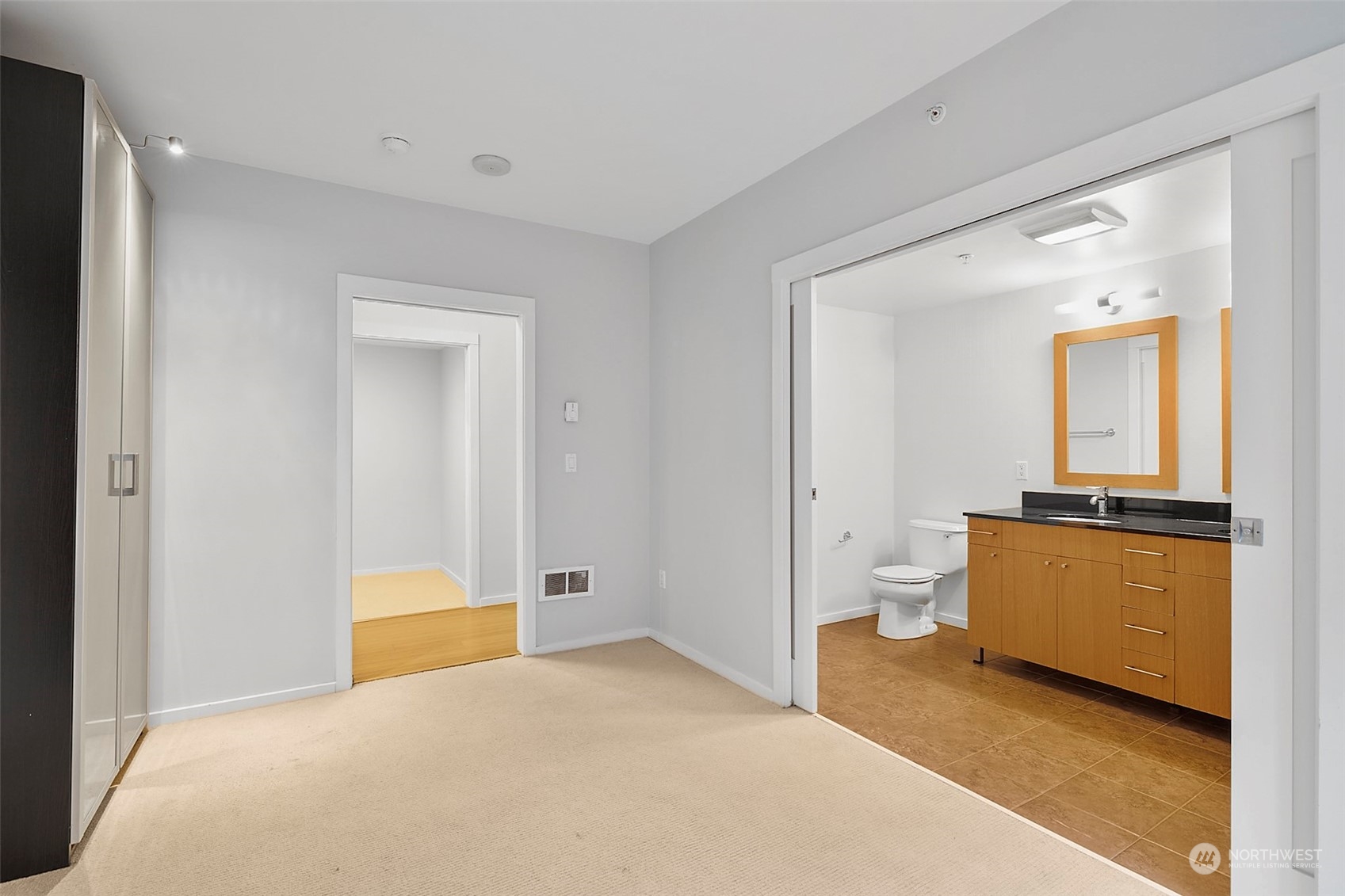 76 Cedar Street 605 Property Photo 24